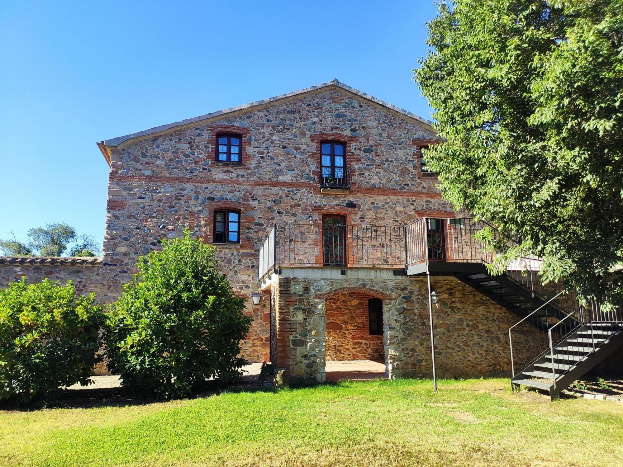 Mas Can Calet Aparthotel Les Franqueses del Valles Luaran gambar